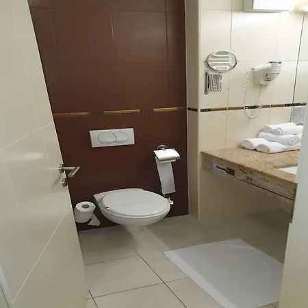 Marina Portoro Family Friendly 5 - Two Bedroom Apatment