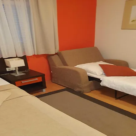 Marina Portoro Family Friendly 5 - Two Bedroom Apatment *