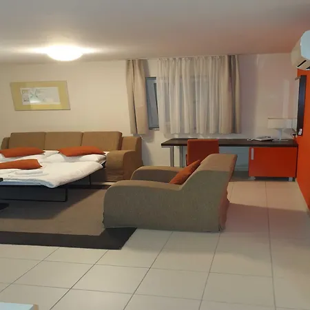 Marina Portoro Family Friendly 5 - Two Bedroom Apatment Lucija