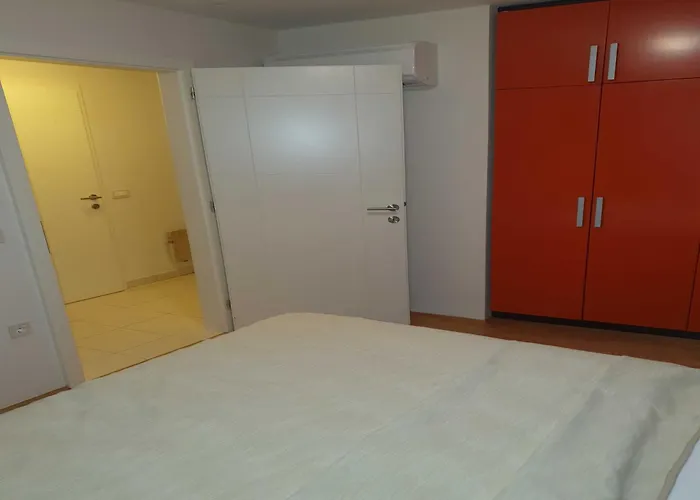 Marina Portoro Family Friendly 5 - Two Bedroom Apatment *