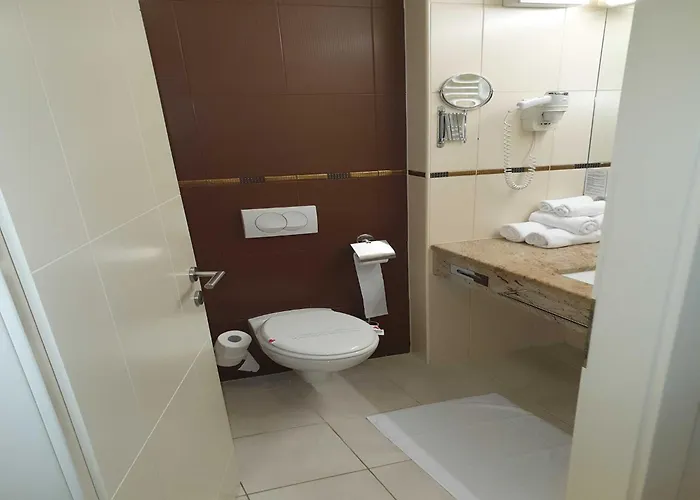 Marina Portoro Family Friendly 5 - Two Bedroom Apatment