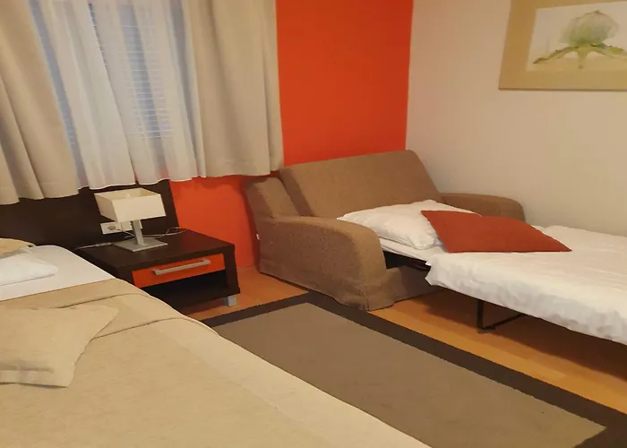 Marina Portoro Family Friendly 5 - Two Bedroom Apatment *